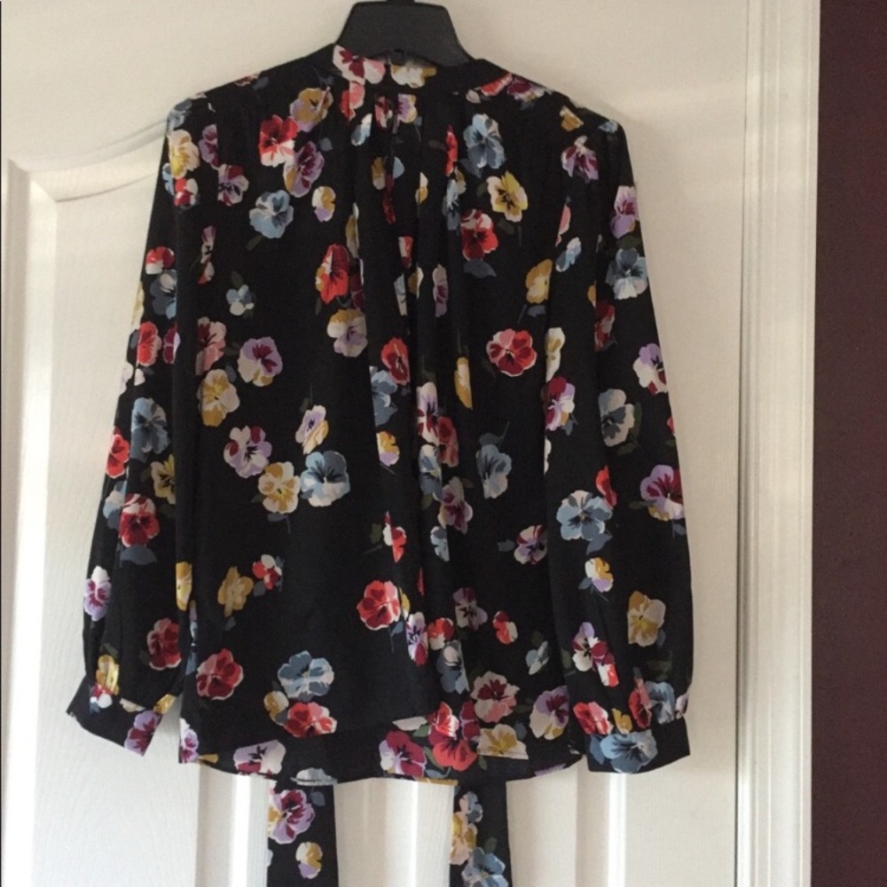 ✨Ann Taylor silk blouse✨